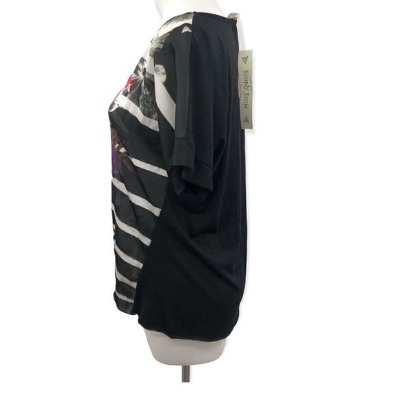 Simply Susie large black striped floral front knot top - Picture 3 of 4